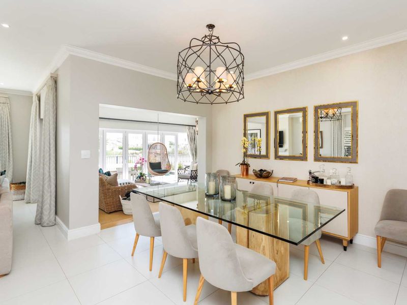 A Lakeside Four-Bedroom Double-Storey Home in The Vines on Val de Vie Estate - Photo 4