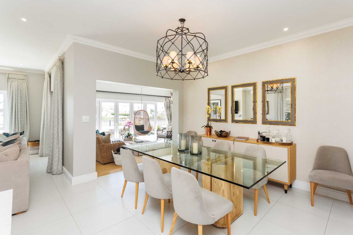 A Lakeside Four-Bedroom Double-Storey Home in The Vines on Val de Vie Estate - Photo 4