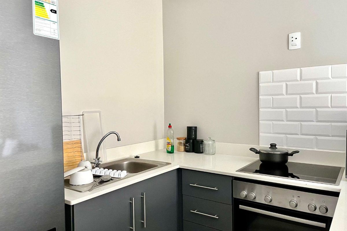 2 Bedroom Ground Floor Apartment with Private Garden – Waterfall - Photo 2