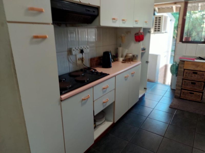 Charming Family Home with Flatlet for Sale in Yellowwood Park - Photo 9