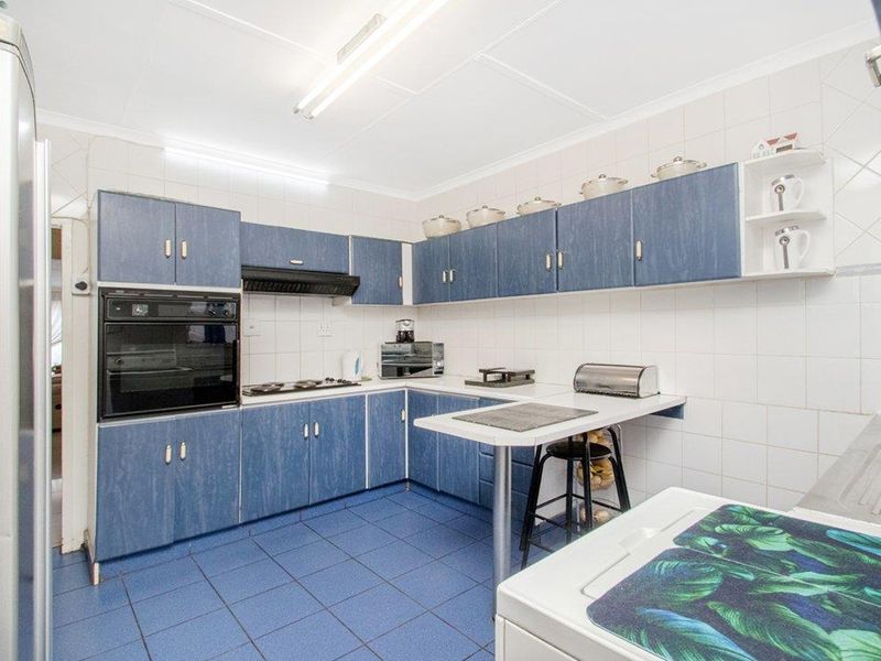 Neat 3 bedroom 1 bathroom home for sale in Westbury Johannesburg - Photo 10