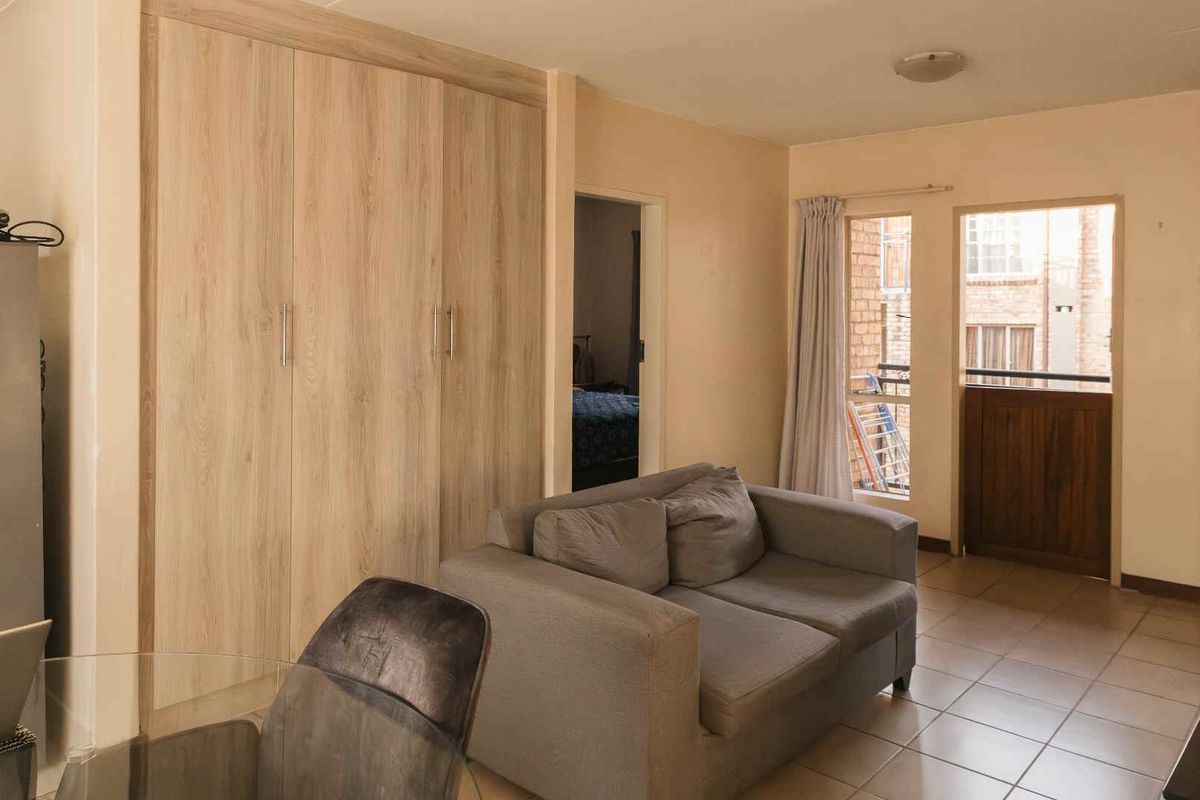 Modern 1-Bedroom Apartment - Photo 5