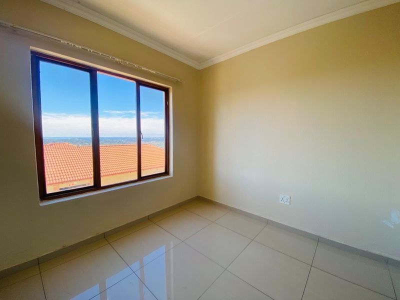 Move-in Ready 3 Bedroom and 2 Bathroom Apartment - Photo 6