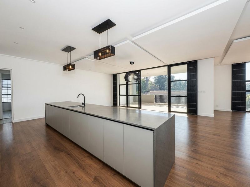 PENTHOUSE 5 BEDROOM APARTMENT FOR SALE IN BRYANSTON - Photo 3