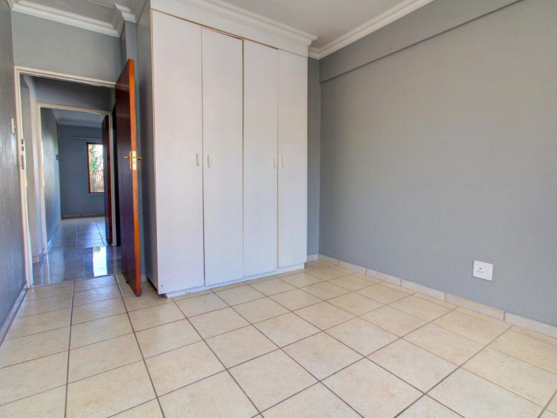 Experience Tranquility with Top Security - Photo 7