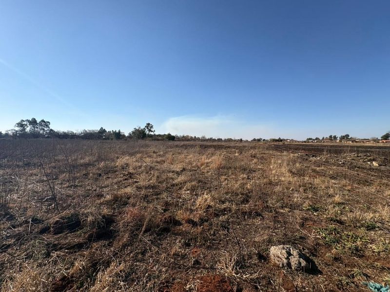 Spacious 1.3ha Vacant Land with Services Available - Photo 10