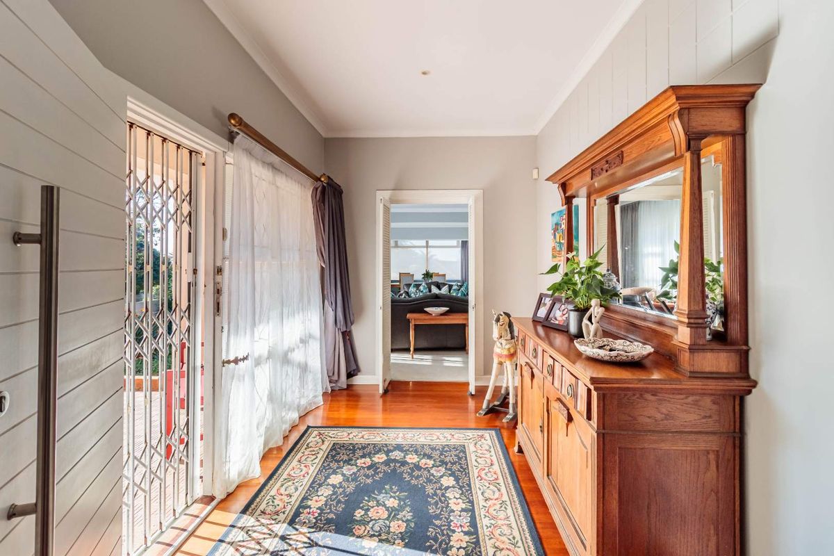 4/5 BED | PARSONS HILL | LARGE FAMILY FAMILY HOME WITH DESIGNER FLAIR - Photo 2