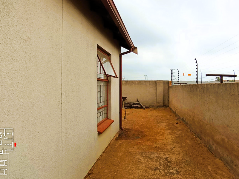 Charming 2-Bedroom Home – Ideal for First-Time Buyers or Investors - Photo 2