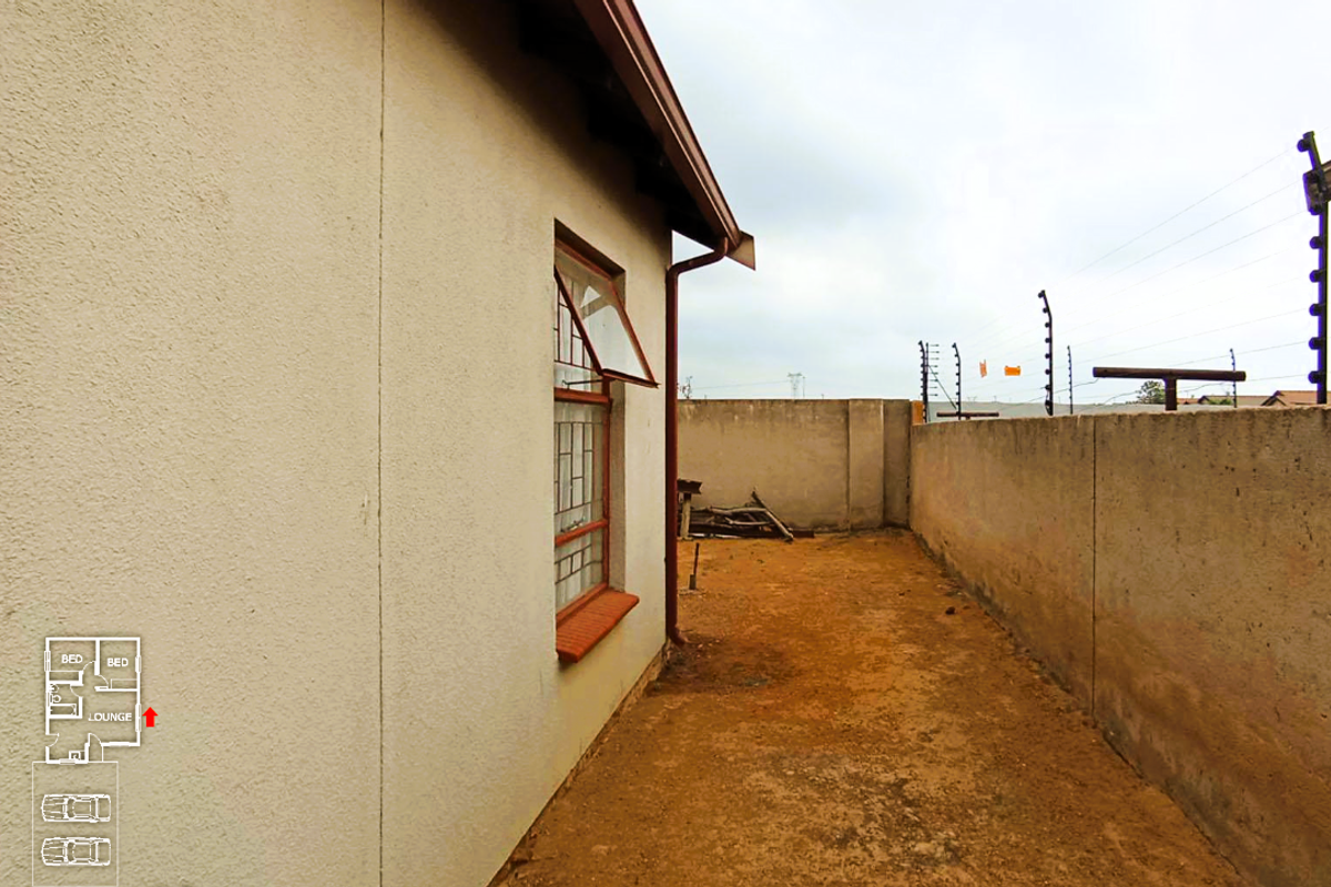 Charming 2-Bedroom Home – Ideal for First-Time Buyers or Investors - Photo 2