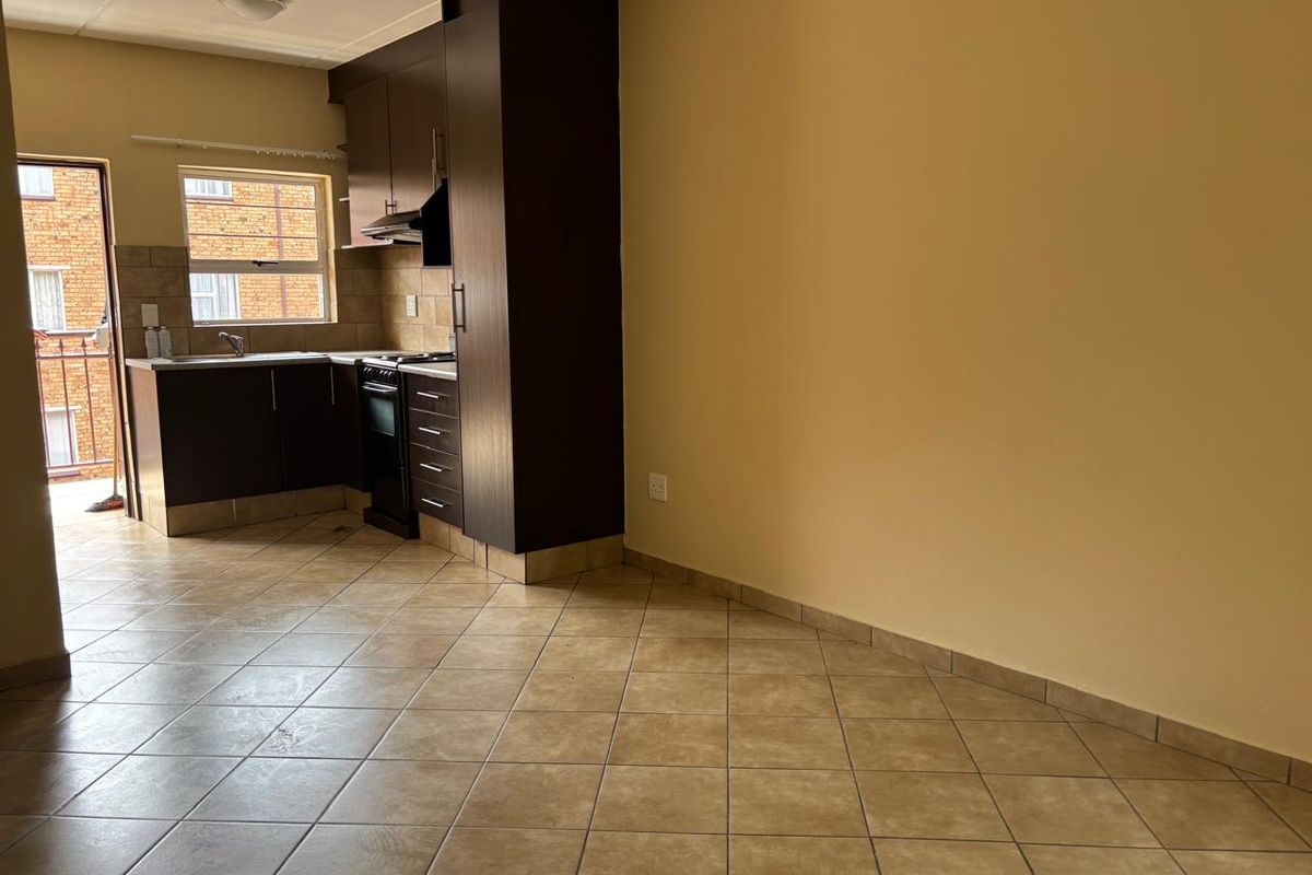 2 Bedroom Apartments for sale in Kempton Park - Photo 3