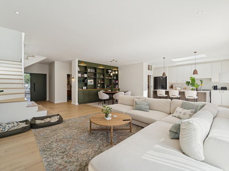 Modern Elegance Meets Effortless Living Brand-New 4-Bedroom Home – in the new Estate, Sandelwood, SandownCape Town HOME STILL TO BE BUILT – VAT INCLUDED / NO TR - Photo 2