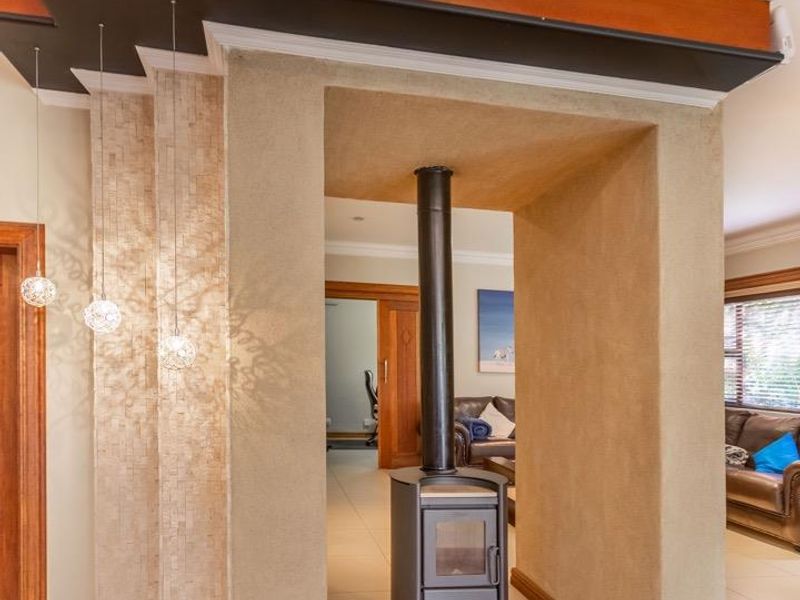 PRIVACY, POSITIONING, PRICE, PROPERTY PERFECTION! - Photo 4