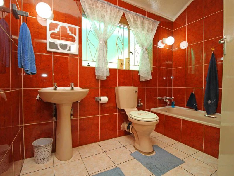 Spacious 3-Bedroom Family Home with Flatlet, Solar and many more - Photo 2