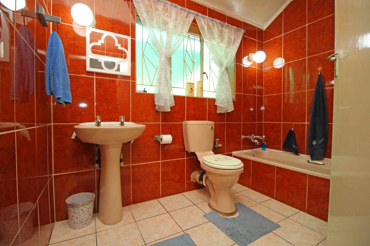 Spacious 3-Bedroom Family Home with Flatlet, Solar and many more - Photo 2