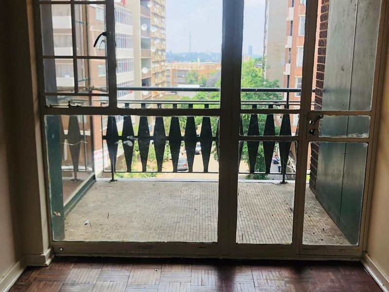 Explore Ideal Living: Security & Convenience Combined! - Photo 7