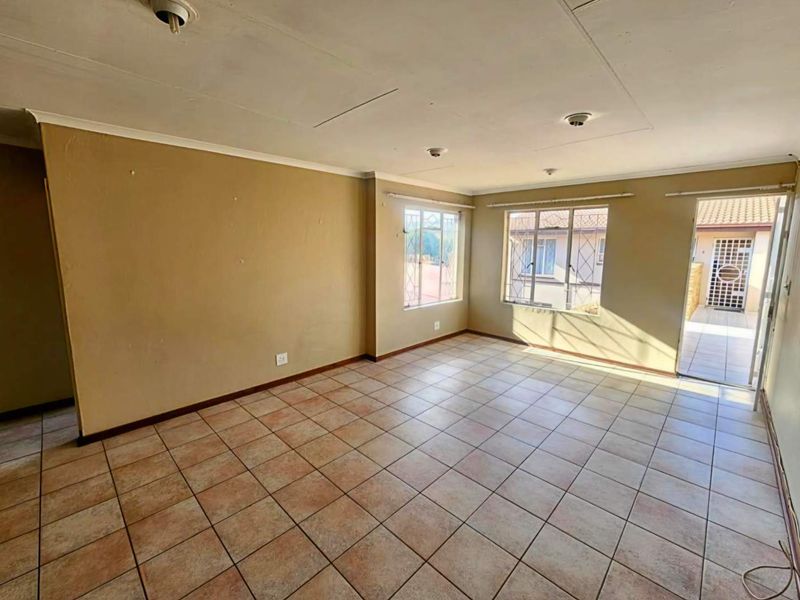 2 Bedroom Townhouse for Sale in New Redruth - Photo 3