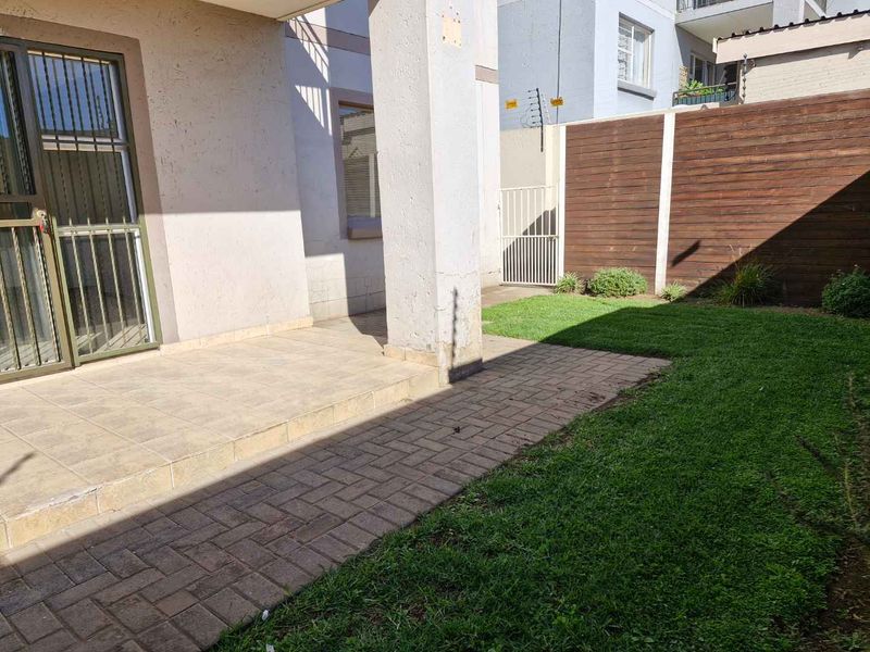 PERFECT PRICE, PERFECT LOCATION - Photo 6