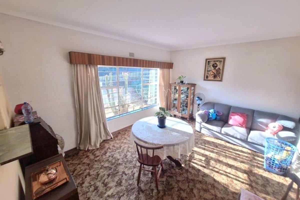 4 Bedroom House for Sale in Kibler Park - Photo 5