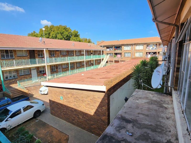 2 Bedroom Apartment For Sale in Vanderbijlpark CW3 - Photo 3