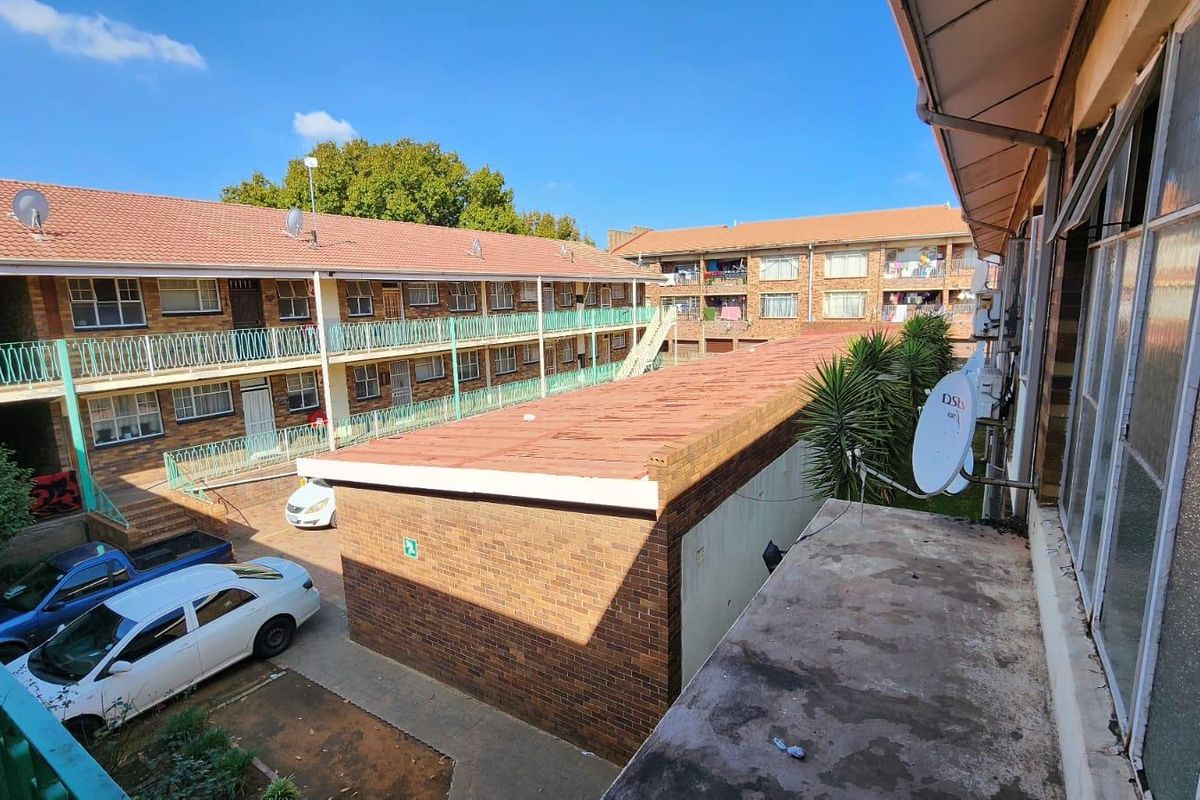 2 Bedroom Apartment For Sale in Vanderbijlpark CW3 - Photo 3