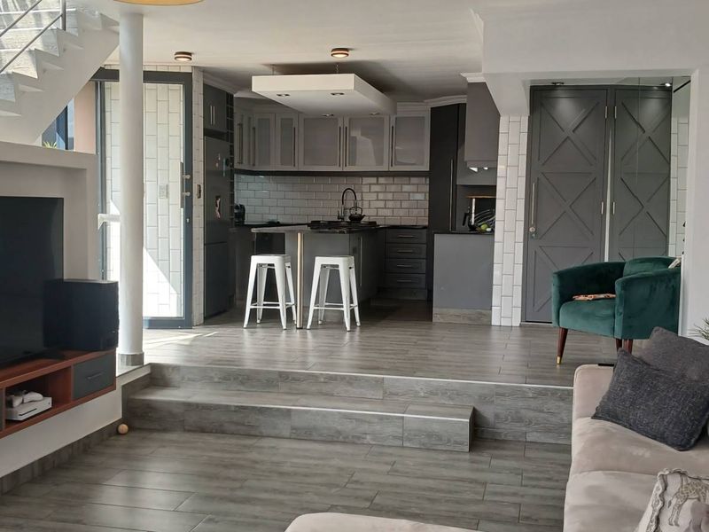 Across from Omni Square - Photo 4