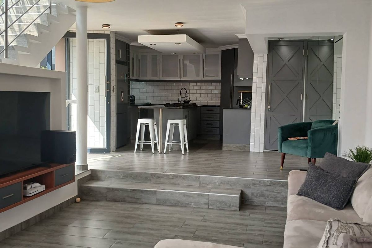 Across from Omni Square - Photo 4