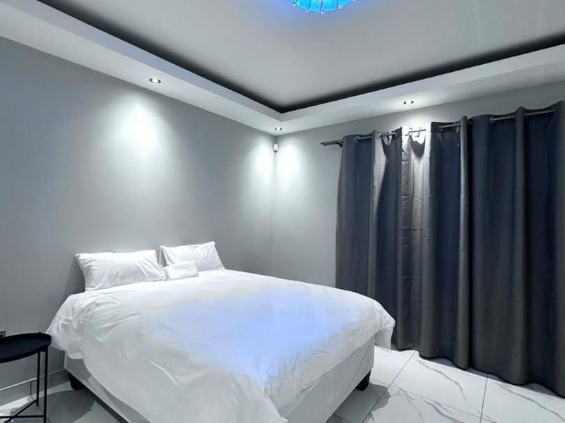 3 Bedroom Townhouse in Matutura - Photo 8