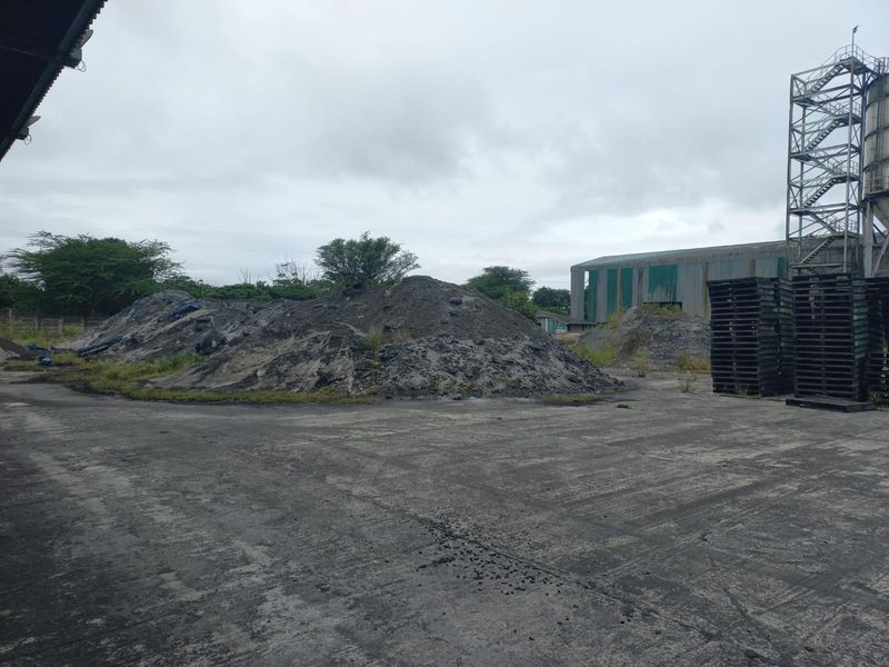 Industrial Warehouse with excellent Operational Space and Secure Facilities - Photo 2