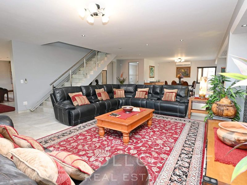 Coastal Luxury Living: Two homes and a flat on one erf - Photo 6