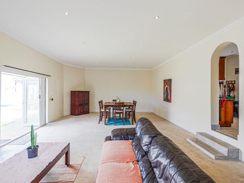 Level land home with 2 bed 2 bath cottage - Photo 6