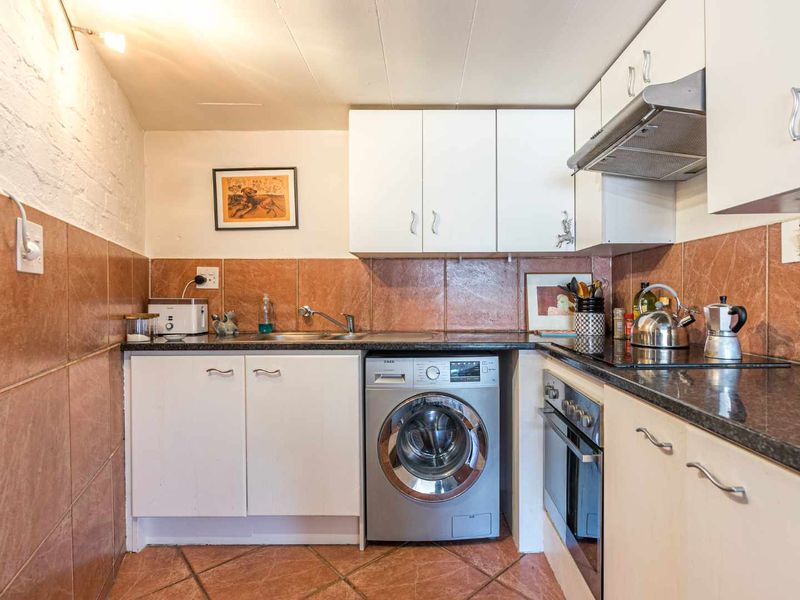 Work, play, live.  On the edge of the City - Photo 7