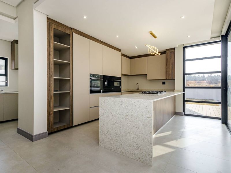 Where Estate Luxury Meets Modern Elegance - Photo 8