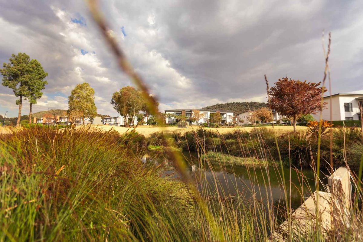 An elite lifestyle, vibrant living, a serene escape with no sacrifices... - Photo 4