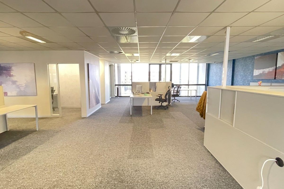 Contemporary 3rd Floor Corporate Offices | Mayfair on the Lake | Umhlanga Ridge - Photo 3