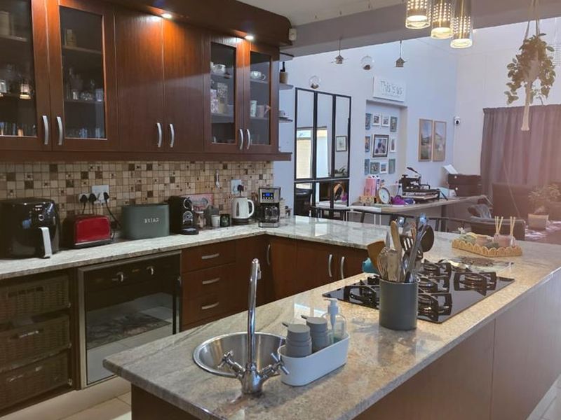 Spacious Family Home in Elisenheim - Photo 4