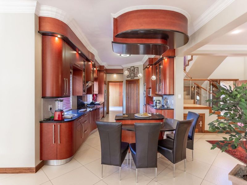 PRIVACY, POSITIONING, PRICE, PROPERTY PERFECTION! - Photo 10