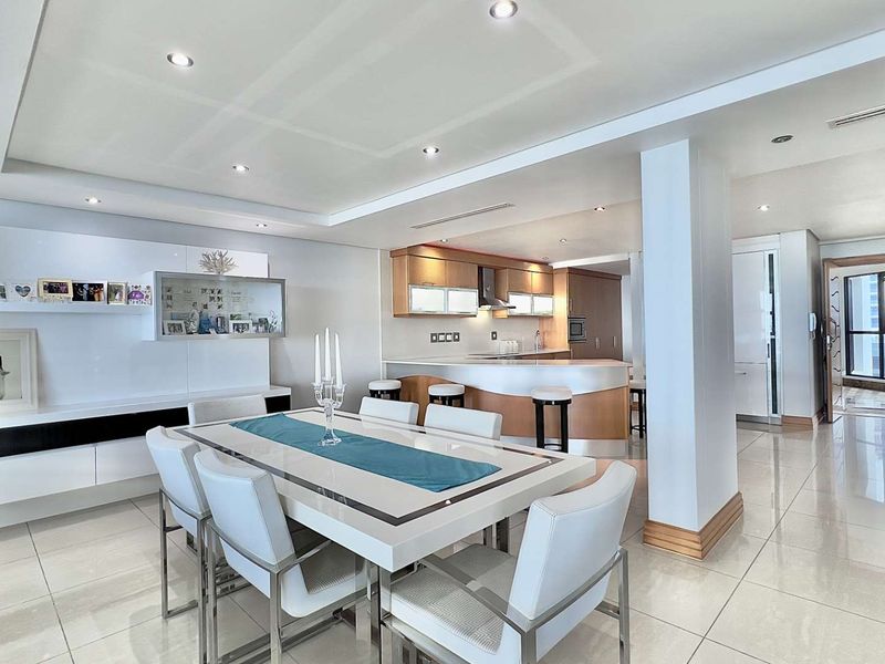 3 BEDROOM | 3.5 BATHROOM APARTMENT - Photo 4