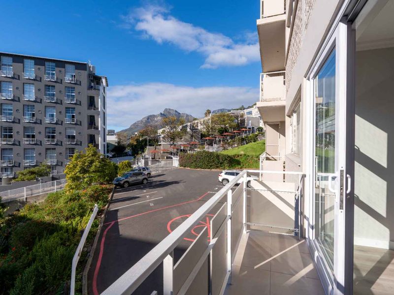Chic City Pad: Stylish Living Near V&A Waterfront - Photo 6