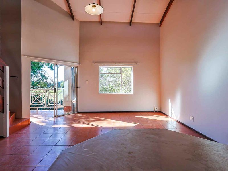 Exceptional Space, Prime Position, Outstanding Value. - Photo 9