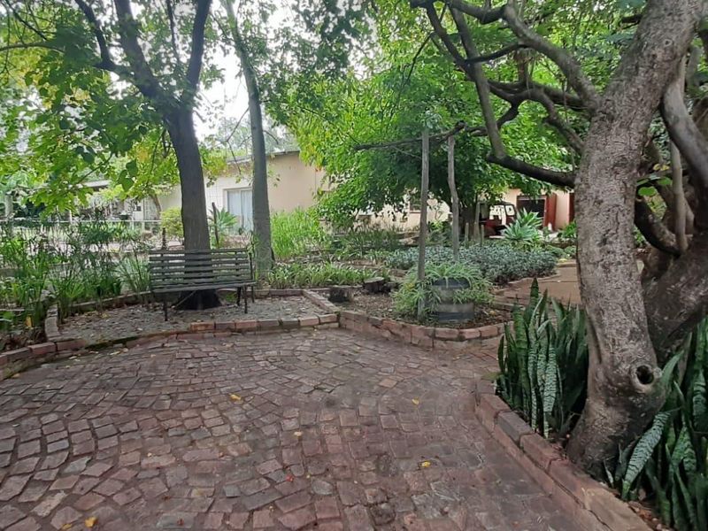 Exceptional Smallholding: Perfect for Family, Farming, & Fun - Photo 10