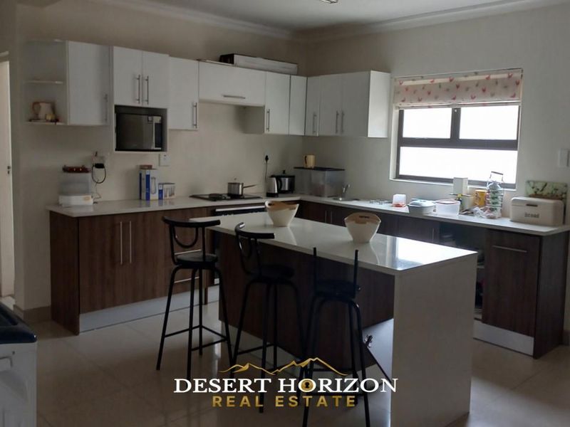 Walvisbay, Meersig | Beautiful Family Home For Sale - Photo 5