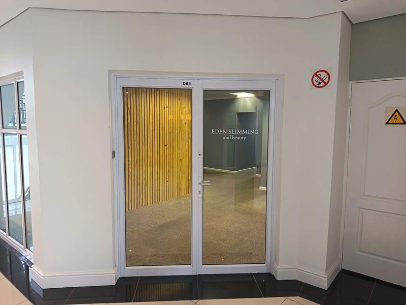 Designed to meet the needs of modern businesses, this office space offers privacy, convenience, and exceptional value - Photo 2
