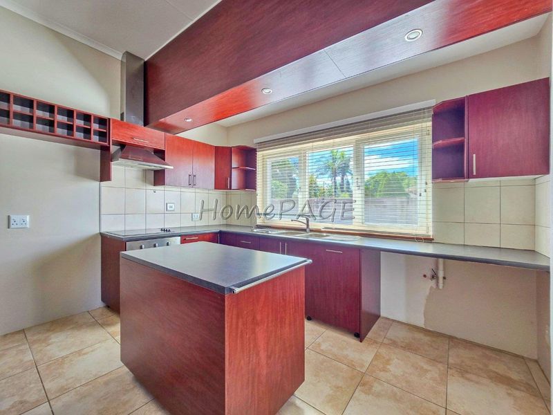 Omaruru:  Very neat 4 Bedr Home close to Town Centre is for Sale - Photo 10