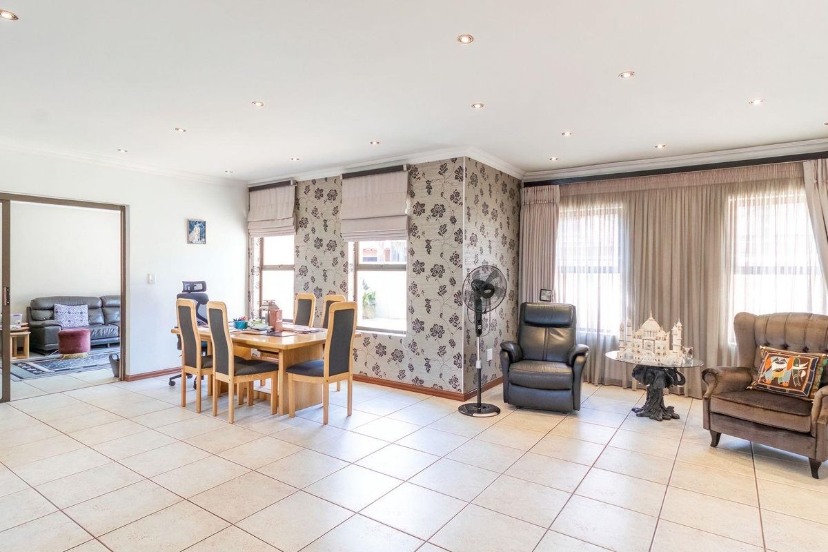 Your Dream Home in Secure Monte Christo Awaits! - Photo 4