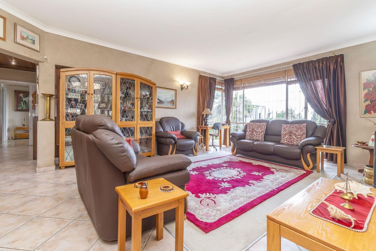 EXCEPTIONAL PROPERTY WITH INCOME POTENTIAL – IDEAL FOR A GUESTHOUSE OR B&B. - Photo 2