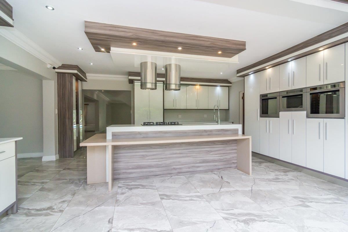 Step Into Luxury Living - Photo 3