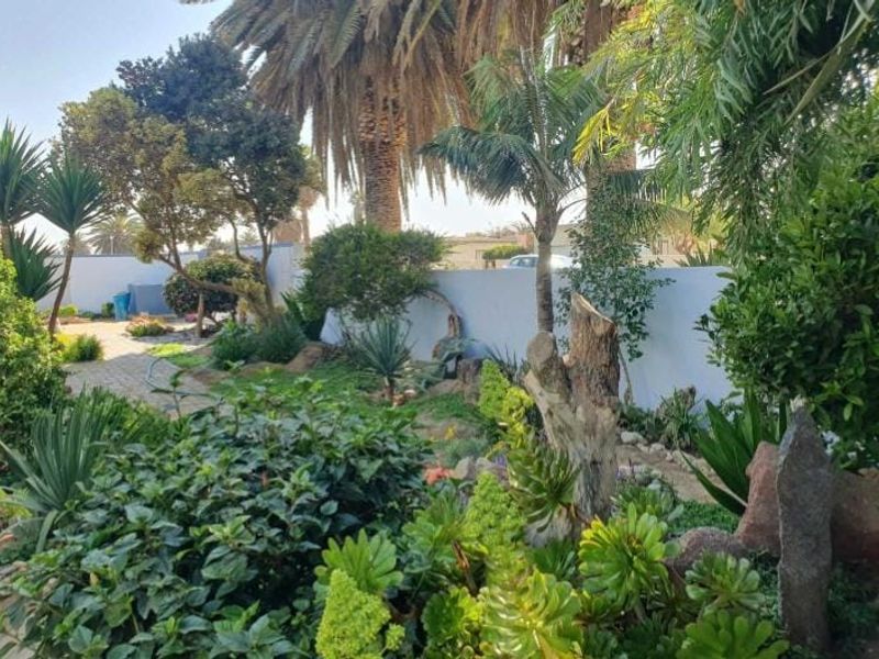 Newly Renovated 6-Bedroom Home for Sale in Henties Bay Central - Photo 8