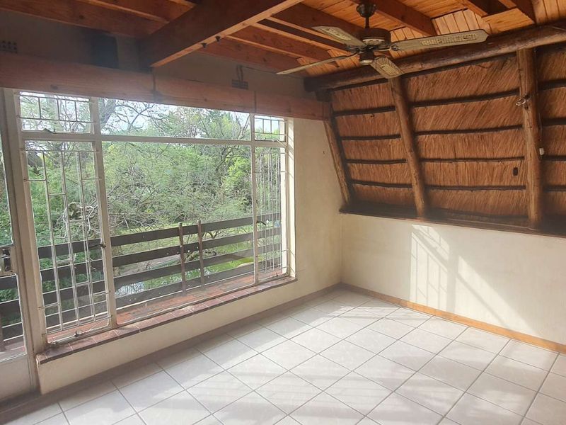 FOR THE EXTENDED FAMILY - 1 SEPARATE DWELLINGS, VARIOUS OUTBUILDINGS, BOREHOLE AND MORE! - Photo 4