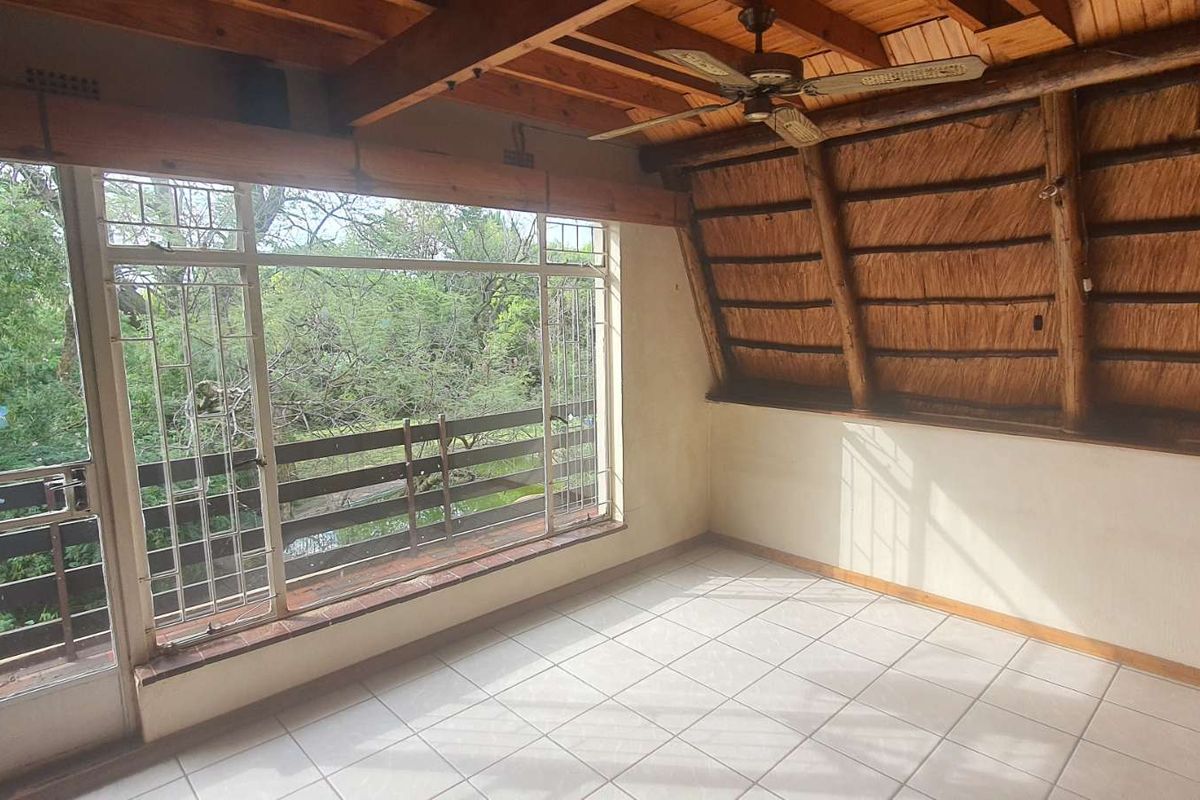 FOR THE EXTENDED FAMILY - 1 SEPARATE DWELLINGS, VARIOUS OUTBUILDINGS, BOREHOLE AND MORE! - Photo 4