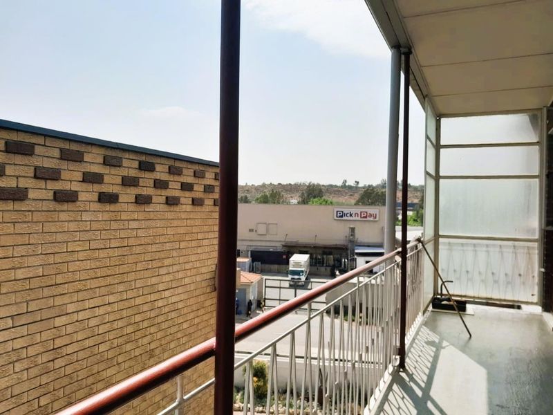 Bright & Spacious Living in Clearwater, New Redruth - Photo 2